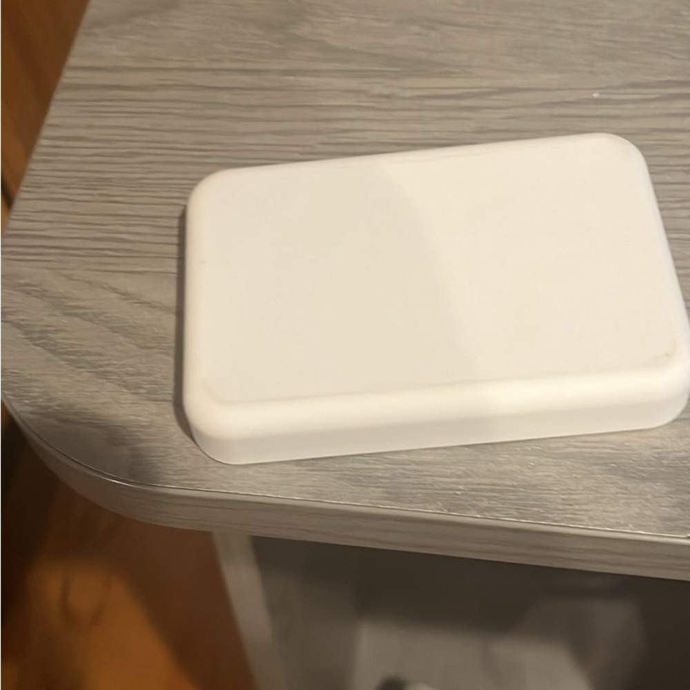 Apple magnetic battery clamp